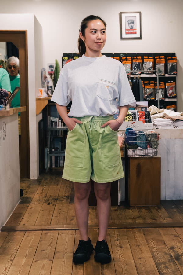 ハンテン パイルTシャツ ライトグレー / 女性着用（Mサイズ）