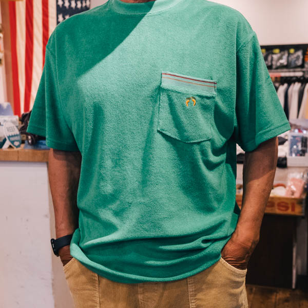 ハンテン パイルTシャツ / ポケットディテール（ストライプライン・ロゴ刺繍）