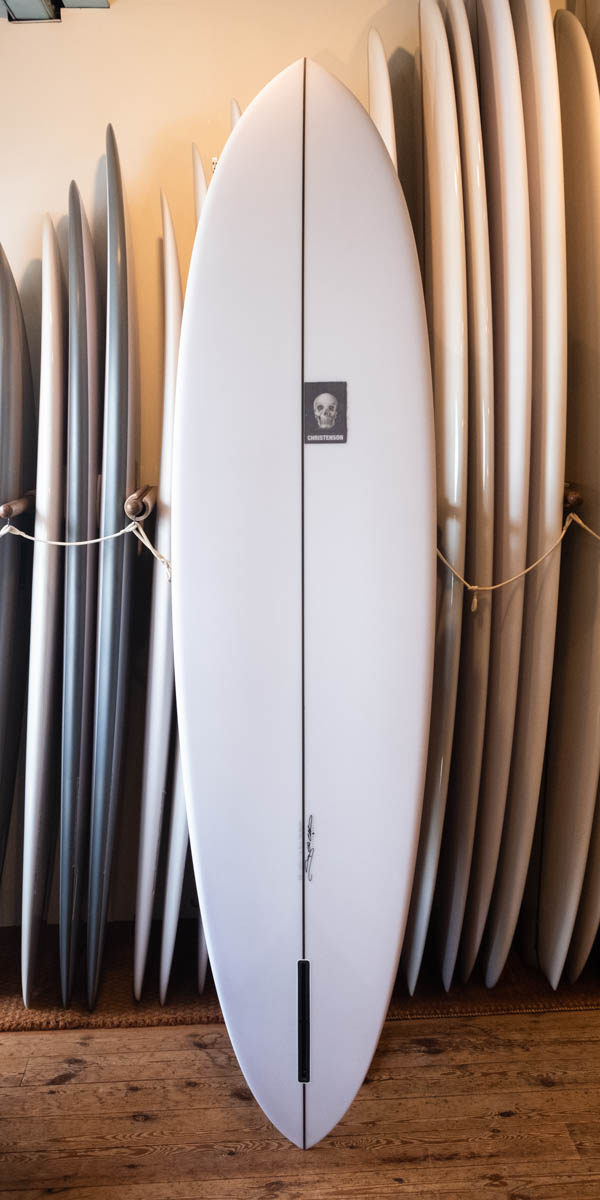 クリステンソン ジャパン C-BUCKET 7'6" CHRISTENSON SURFBOARDS JAPAN / デッキ面全体 スカルロゴエンブレムとシングルフィンボックス