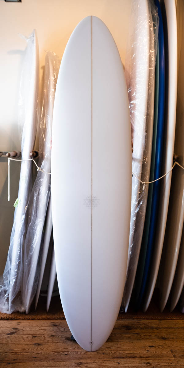 マンダラ JAM KARET TWINZER 7'2" ミッドレングス サーフボード / ボトム面