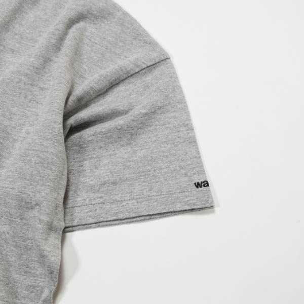 ワックス プレミアム クルーネックTシャツ グレー / 袖 waxロゴ刺繍 ディテール