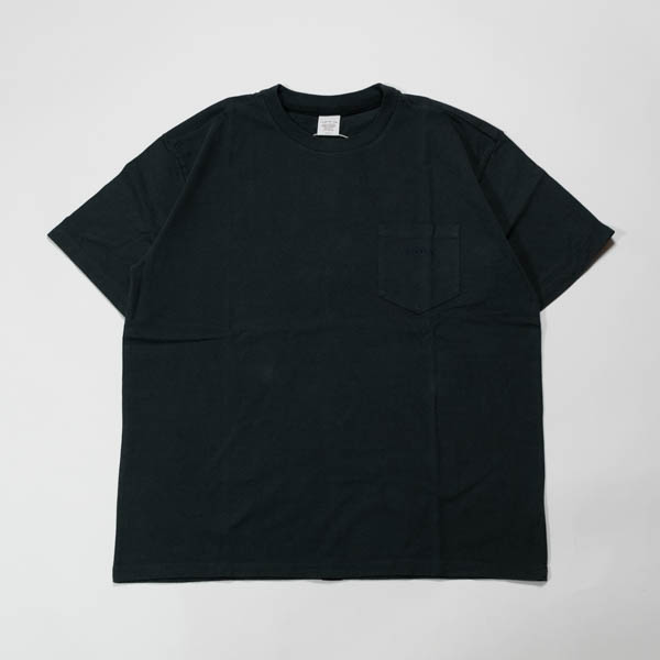 ターンミーオン RIDE WAVE LIKE DANCE TEE ブラック / 正面 胸ポケットロゴ刺繍