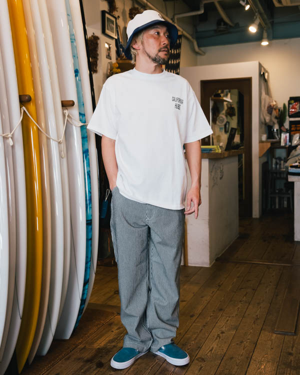 TURN ME ON ペインターパンツ ヒッコリー — 着用イメージ 正面