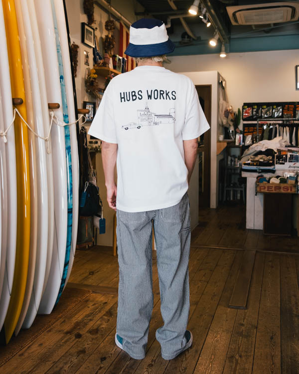 TURN ME ON ペインターパンツ ヒッコリー — 着用イメージ 背面