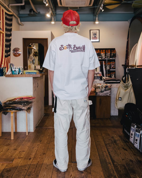 WOW x South Swell Tee John Seversonロゴ アートワーク 詳細