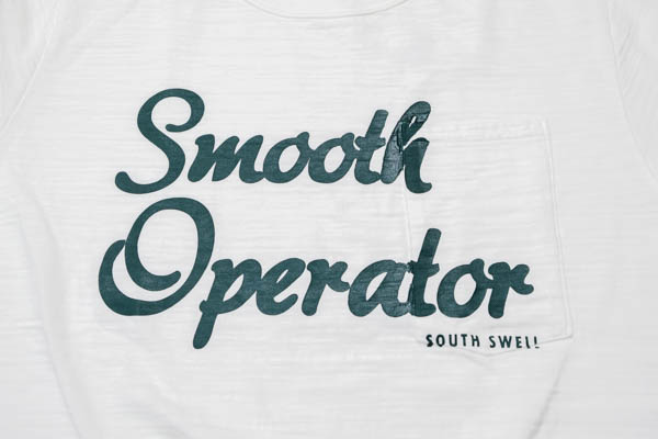 ワオ Smooth Operator Tee ポケットTシャツ / プリント詳細