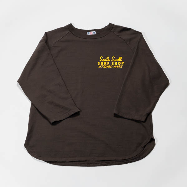 ワオ South Swell Shop 七分袖Tシャツ ブラウン / 正面 左胸プリント