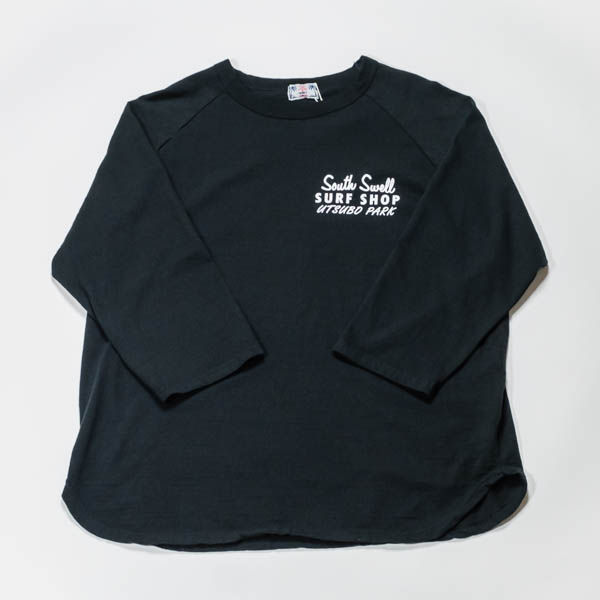 ワオ South Swell Shop 七分袖Tシャツ ブラック / 正面 左胸プリント