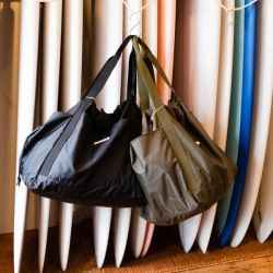 ターンミーオン 撥水ナイロンビッグトート / TURN ME ON Water-Repellent Nylon Big Tote