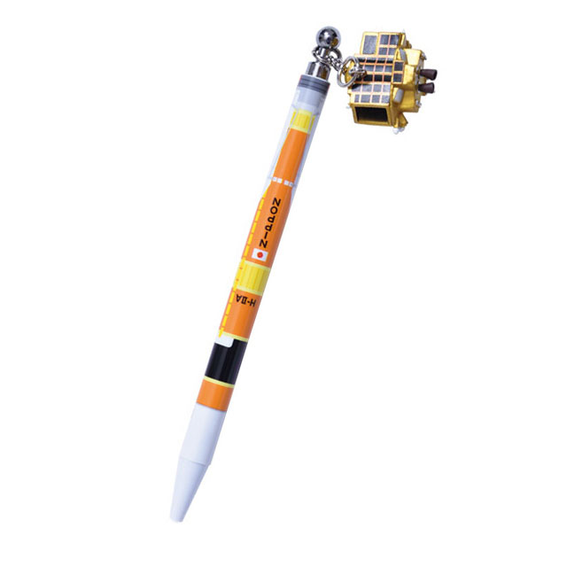 SLIMのマスコットが付いたボールペンです。