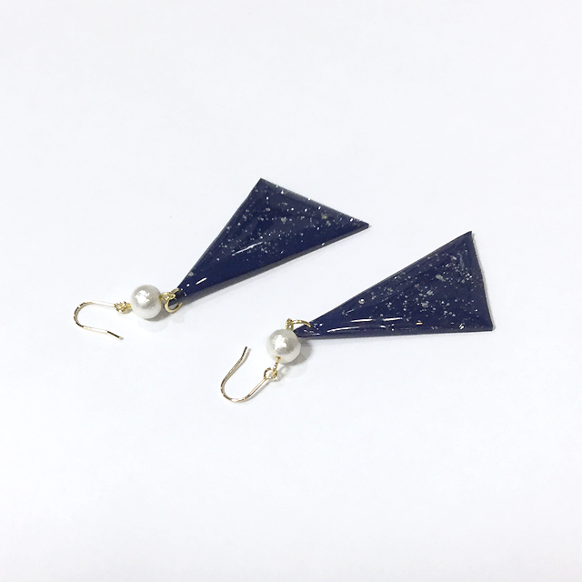 星空かけら_大きなさんかくピアス_イメージ03