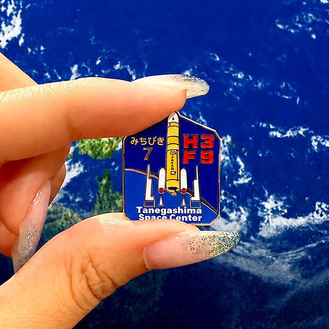 H3ロケット9号機のピンバッヂです。