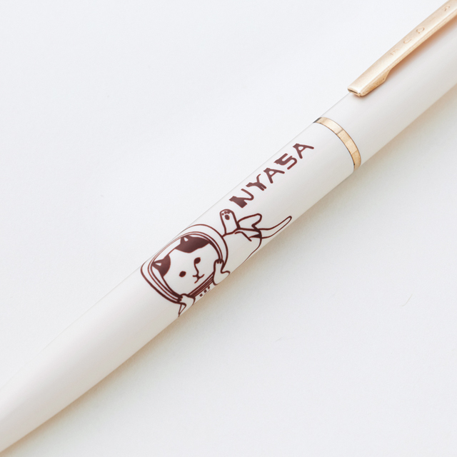 NYASA　ボールペン　寝転がり