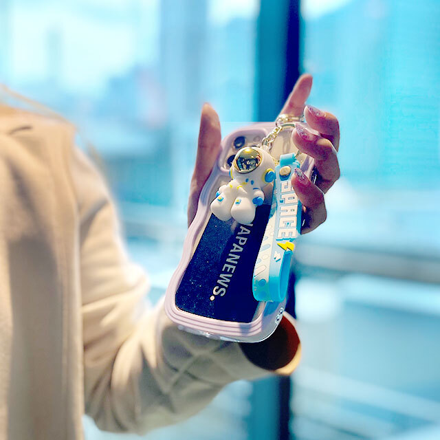 宇宙飛行士が印象的なキーチェーン（ストラップ）