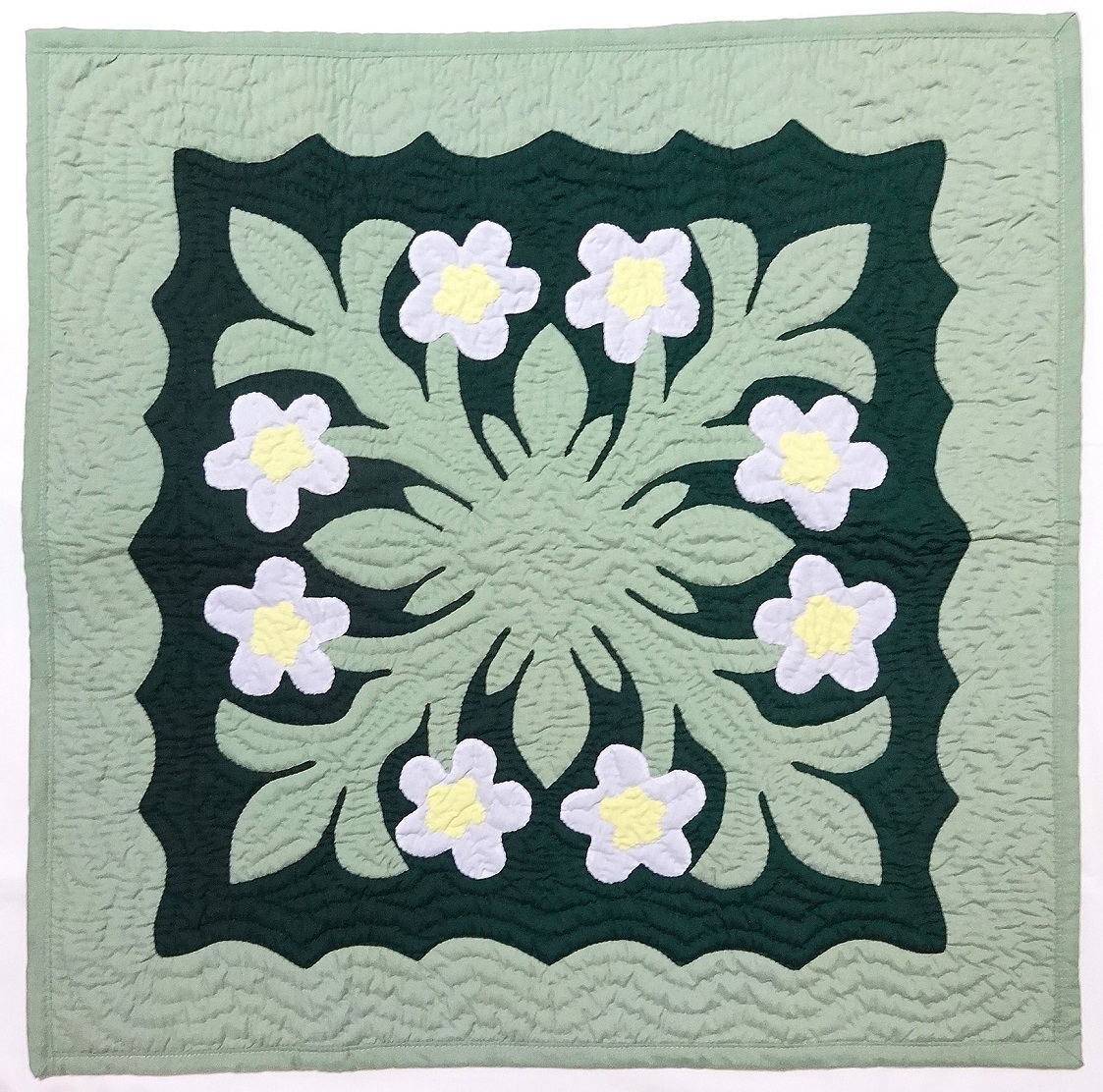 ハワイアンキルトタペストリー/壁掛け/ホワイトプルメリアMC