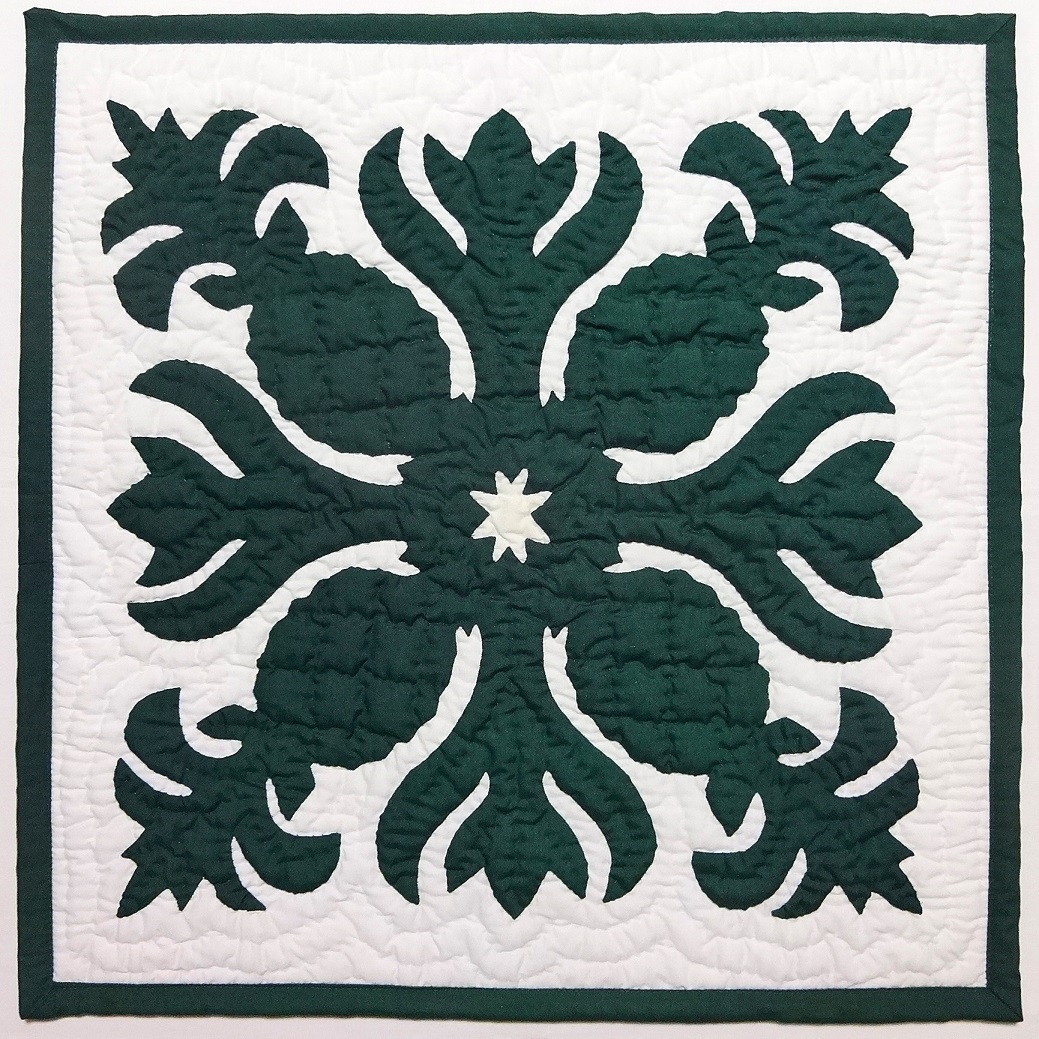 【メール便・送料無料】ハワイアンキルトクッションカバー/グリーンパイナップル