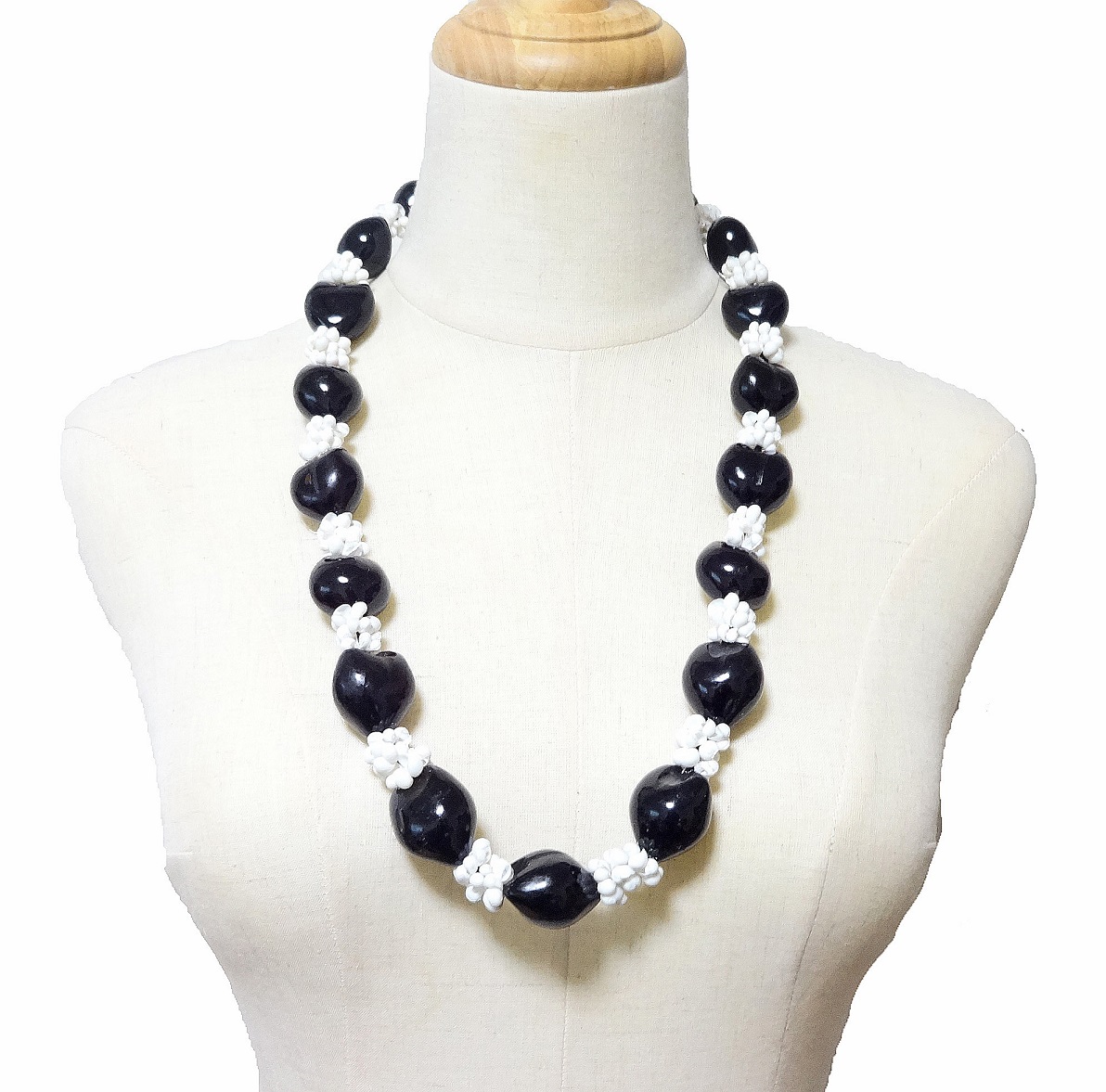 【メール便・送料無料】ククイホワイトモンゴシェルレイ