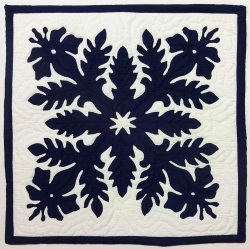 【メール便・送料無料】ハワイアンキルトクッションカバー/ネイビーハイビスカス