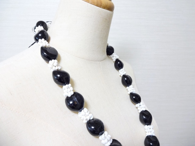 ククイホワイトモンゴシェルレイ