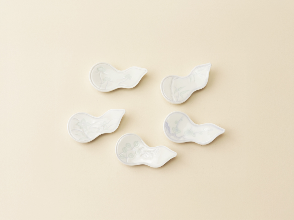 デッドストック 青白磁  彫り絵蓋 箸置き 有田焼