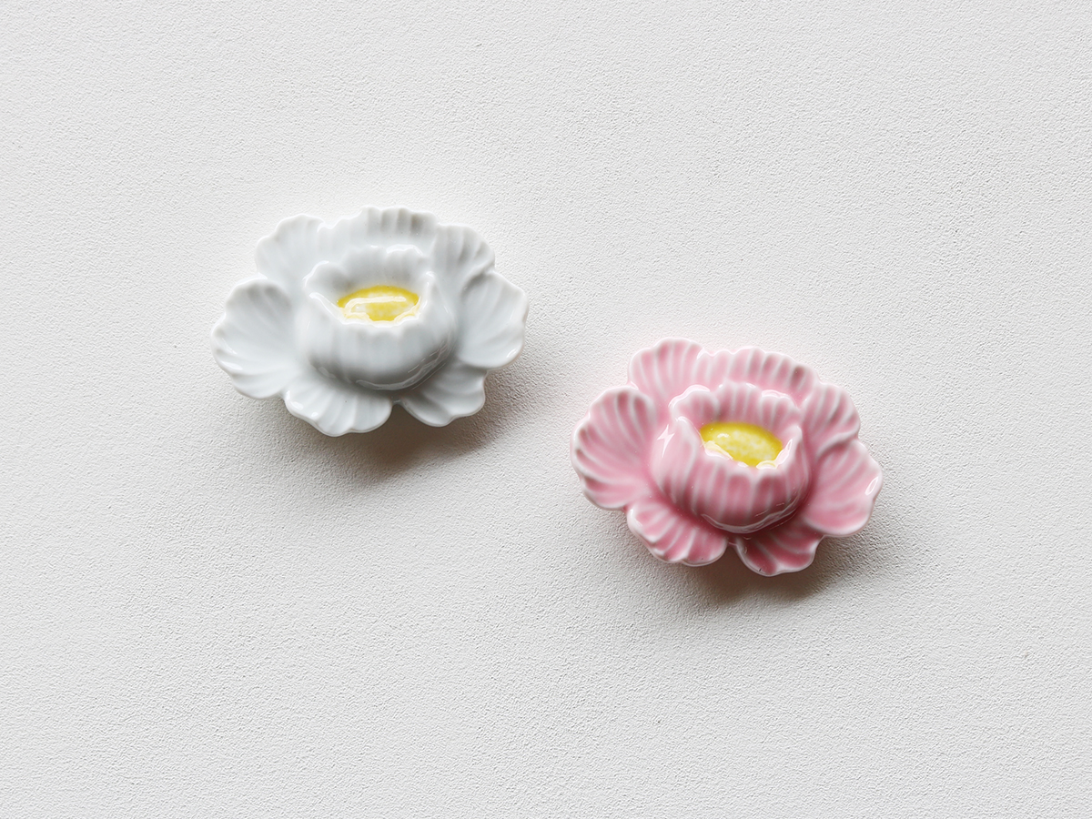 【当たりくじつき新パッケージでお届け！】牡丹 箸置き 有田焼