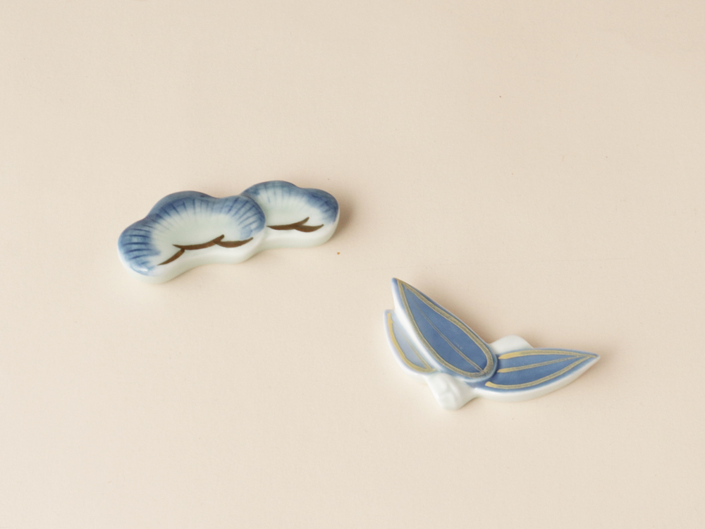 【当たりくじつき新パッケージでお届け！】染錦 金松 / 金竹 箸置き 有田焼