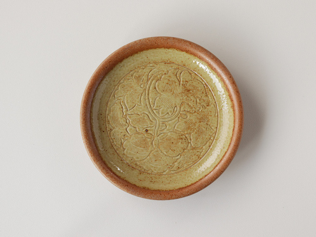 【デッドストック】有田焼 フチサビ 草花紋型押し プレート