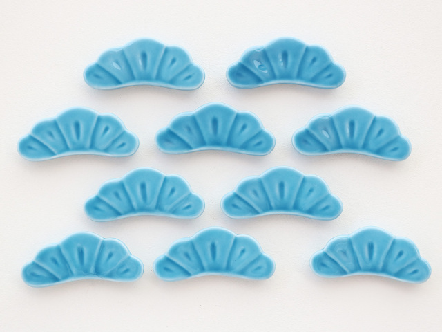 【デッドストック】間違えて作られた ライトブルー 松 箸置き 有田焼