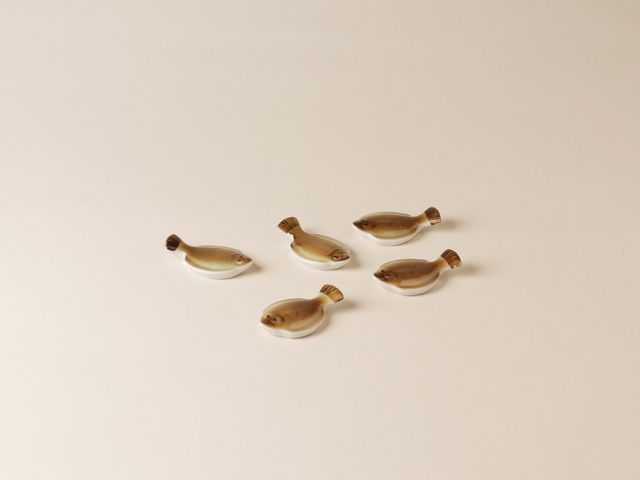 デッドストック 茶色いヒラメ 箸置き