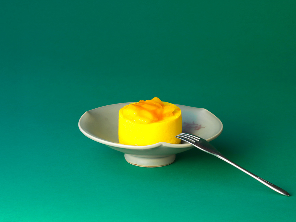 【デッドストック】宗青磁 三方押 反高台平皿 有田焼