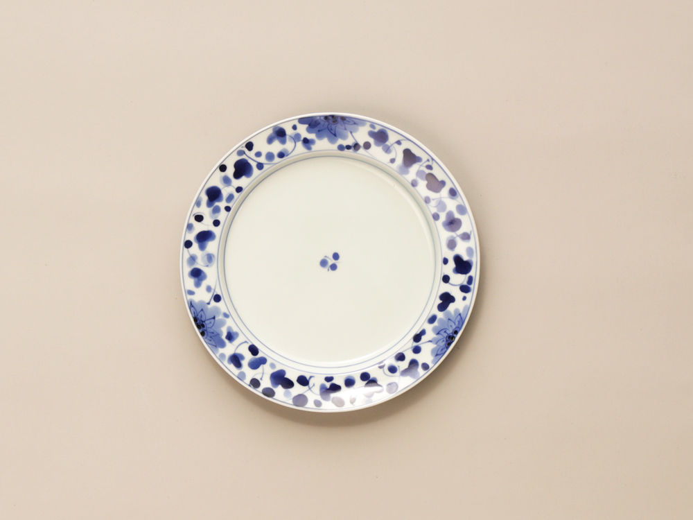 染付 花唐草 19cm リムプレート 波佐見焼