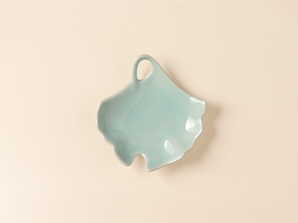 デッドストック 青磁 イチョウ型皿 有田焼