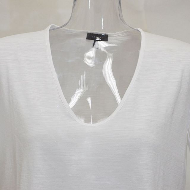 Theory 定番 上品なホワイト 半袖 Tシャツ （セオリー）★上質 美品★ theory（セオリー） Aライン Vネック 半袖Tシャツ/ホワイト