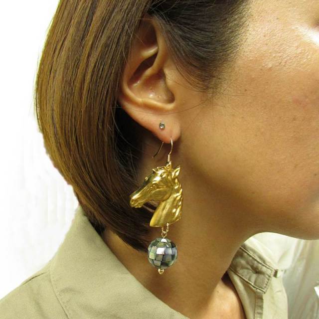 馬　ピアス　イヤリング
