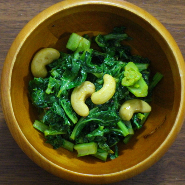 菜花とナッツのサブジ_スパイスのガネーシャ