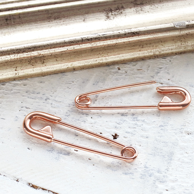 16G14G］存在感のある大きさ！シンプルながら個性が光る安全ピン