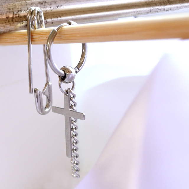 16G14G］存在感のある大きさ！シンプルながら個性が光る安全ピン