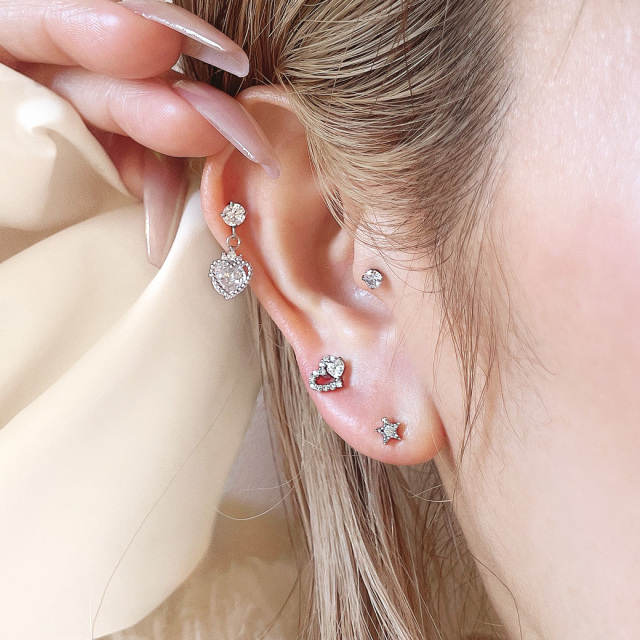 14G 16G ］揺れる度に煌めく ハート ジュエル heart チャーム 軟骨