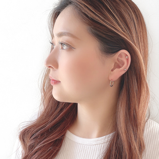 14G 16G ]さりげなく使えるサイズ感。自分だけの特別なイニシャル