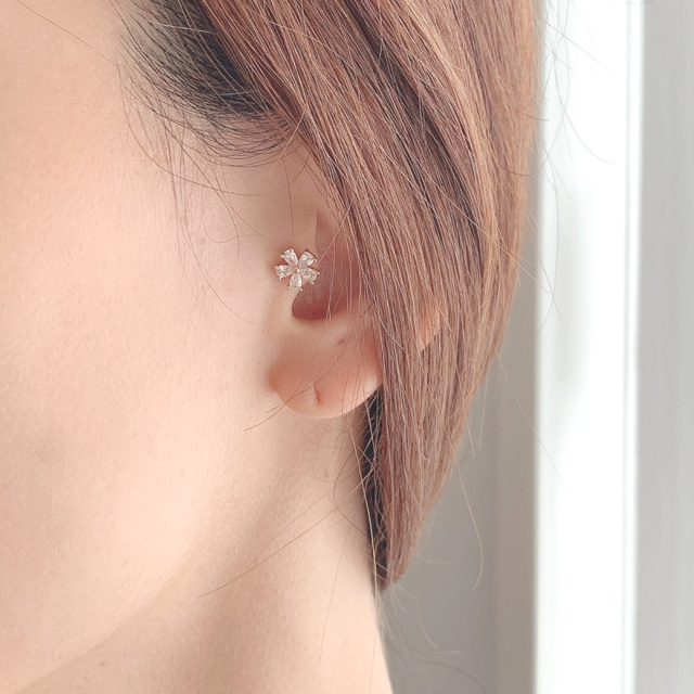 16G］透明感抜群のフラワーキュービック 華やかで大人っぽい存在感に