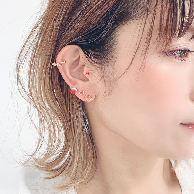 専用⭐︎真っ赤な唇のおへそピアス⭐︎ 軟骨ピアス 18G 16G 14G ボディピアス デビルハートストレート