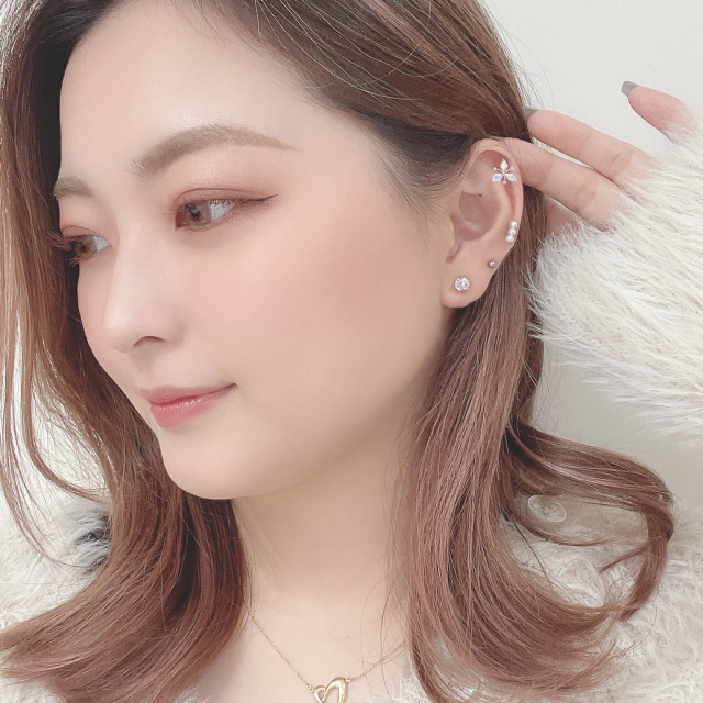 ジュエリーのような上質な輝き ラウンド CZ デザイン ストレート 軟骨