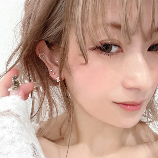 16G ］揺れるボトムの雫が可愛い♪2連に並んだキュービック