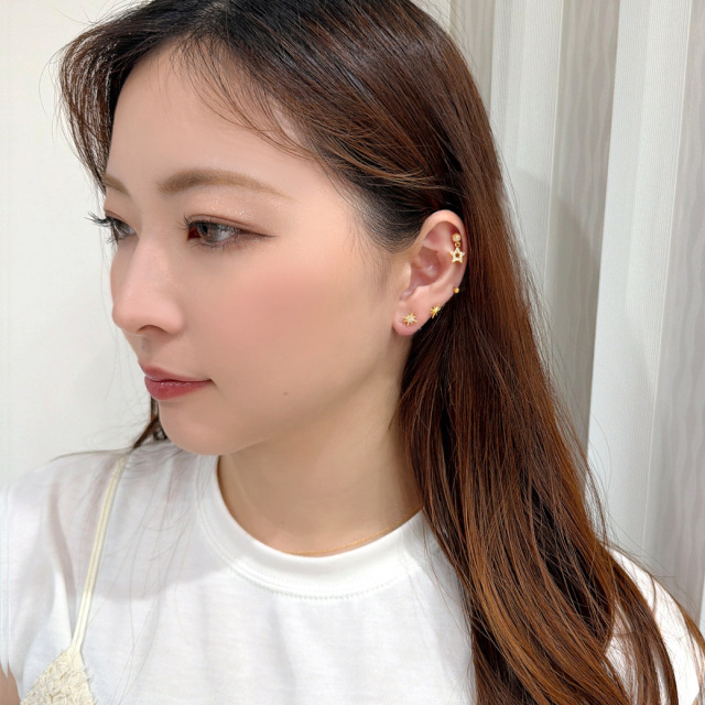 16G ］ ひとつで存在感たっぷりパヴェ スター が目を惹くチャーム