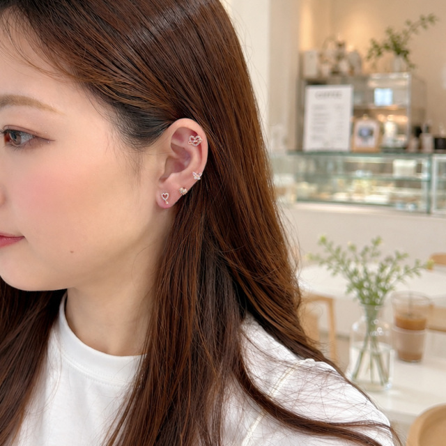 14G 16G ］キラキラ 輝くオープンハート×KEY デザインが耳元を華やかに