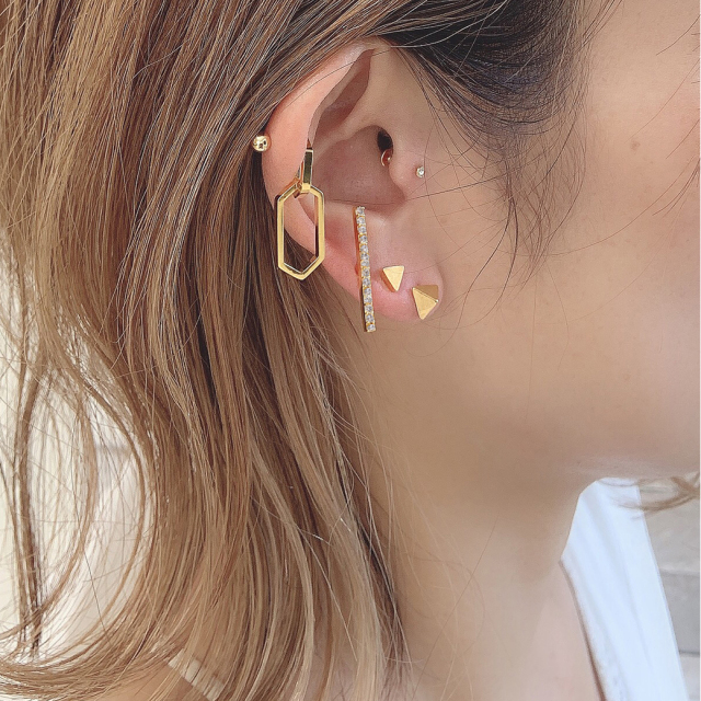 16G］存在感のあるキュービック スティック デザイン 軟骨ピアス