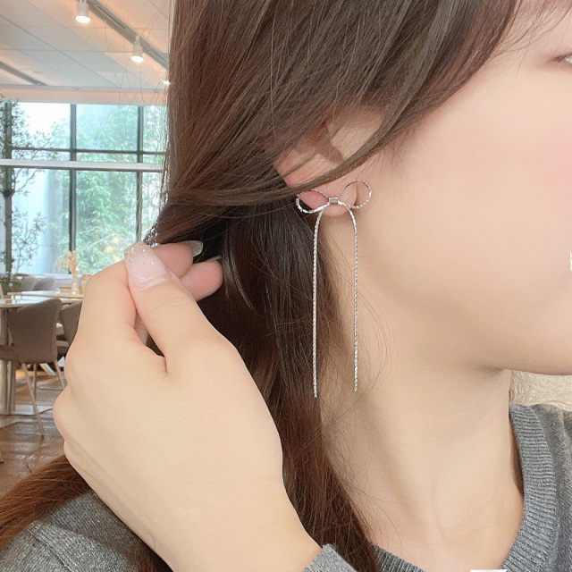 両耳セット ピアス ゆらゆら 揺れて 上品 な印象に。大人可愛い 繊細