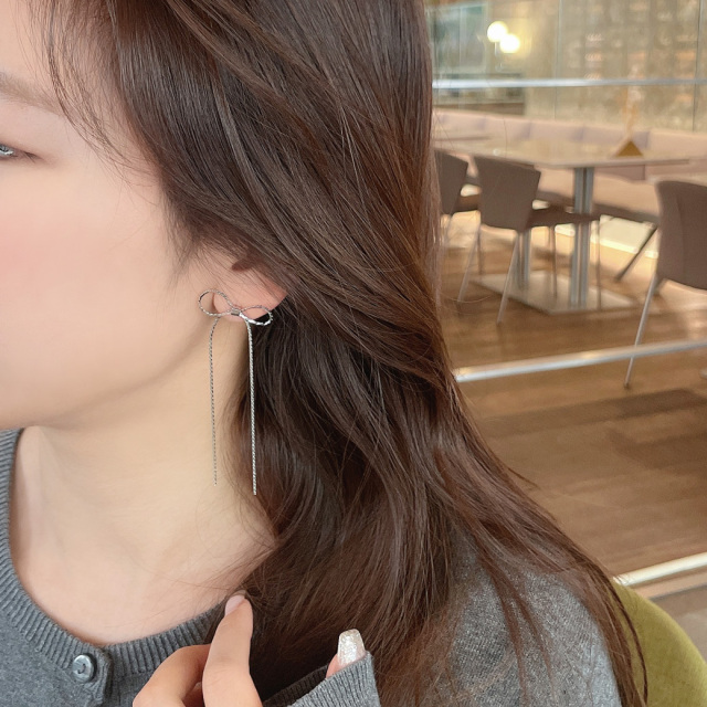 両耳セット ピアス ゆらゆら 揺れて 上品 な印象に。大人可愛い 繊細