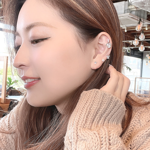 14G 16G ］揺れる度、贅沢に輝く。立体大粒 キュービック