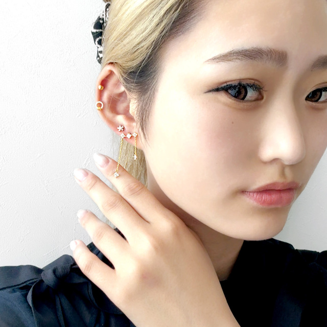 14G 16G ］繊細に輝くキュービックをあしらったサークル デザイン